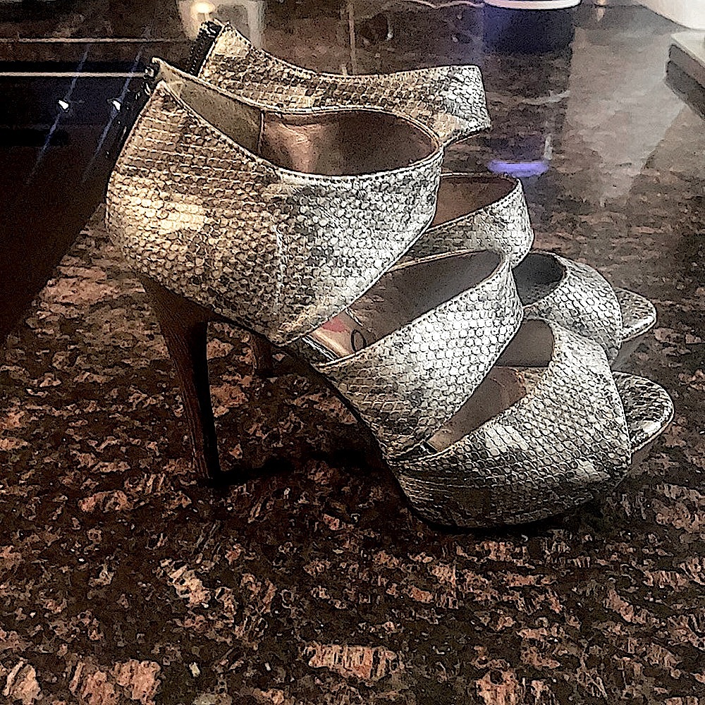 DRESS SHOES